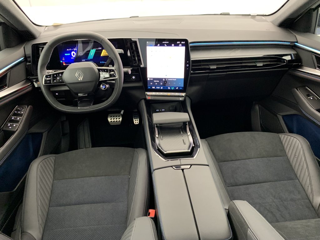 Photo véhicule 1 RENAULT Rafale E-Tech full hybrid 200 esprit Alpine