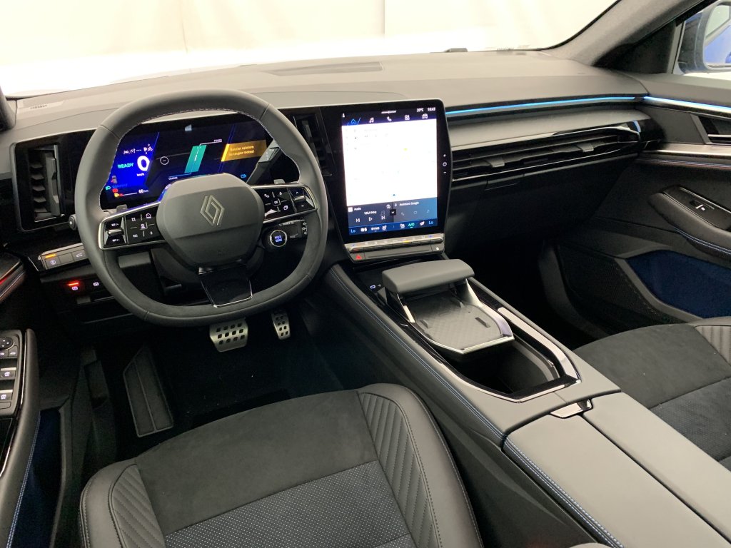 Photo véhicule 1 RENAULT Rafale E-Tech full hybrid 200 esprit Alpine