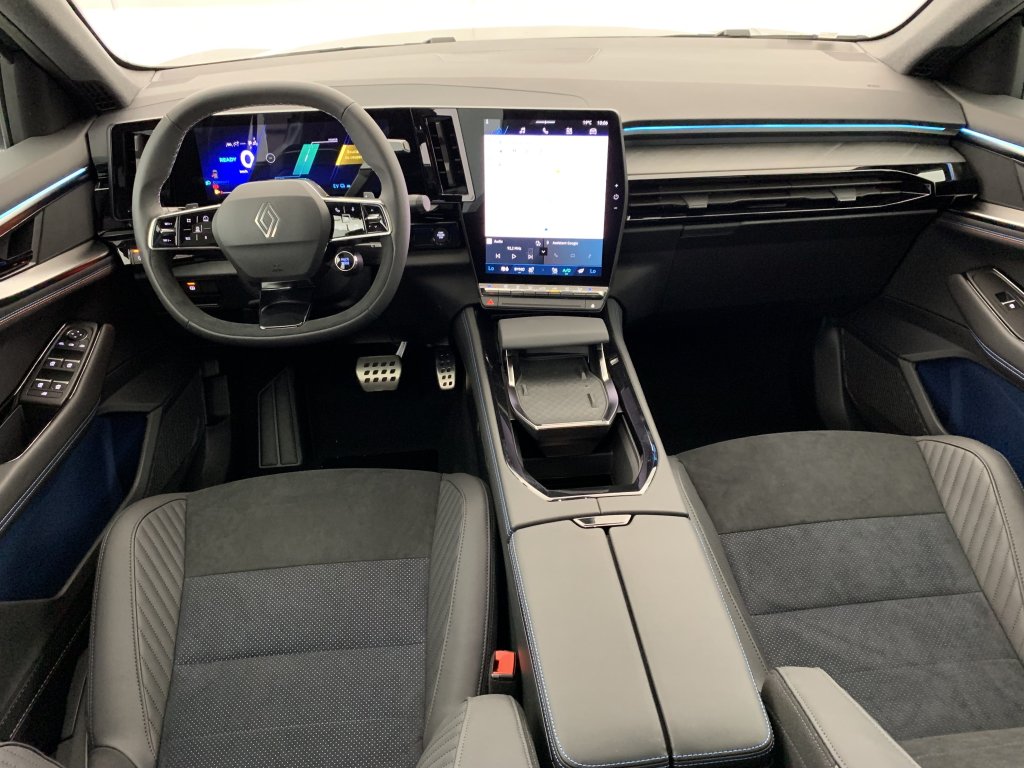Photo véhicule 1 RENAULT Rafale E-Tech full hybrid 200 esprit Alpine