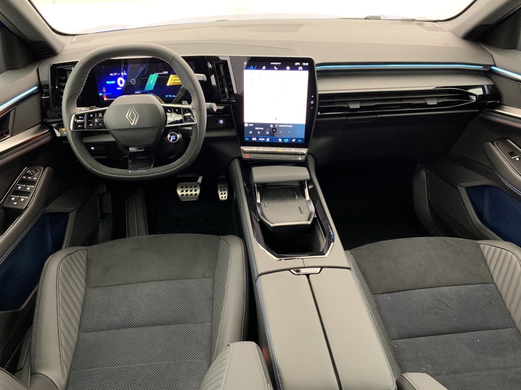 Photo véhicule 1 RENAULT Rafale E-Tech full hybrid 200 esprit Alpine