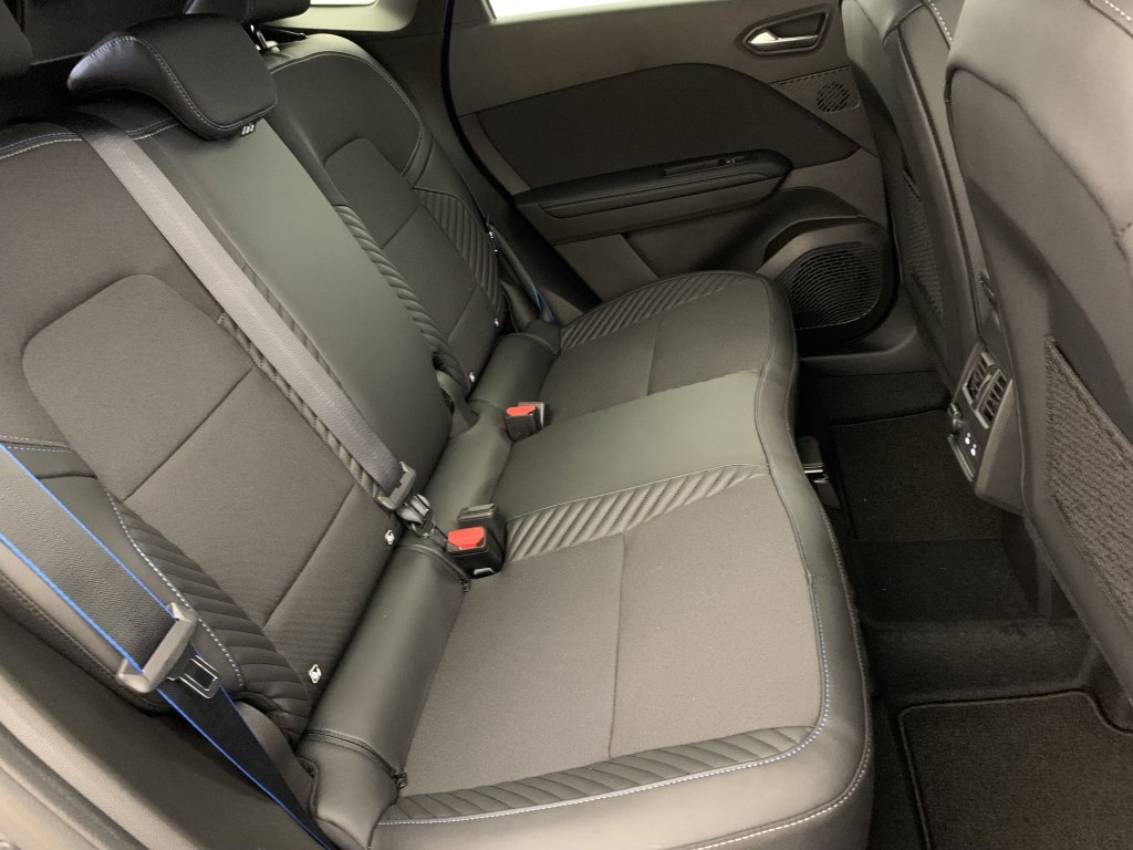Photo véhicule 1 RENAULT Symbioz E-Tech full hybrid 145 Esprit Alpine