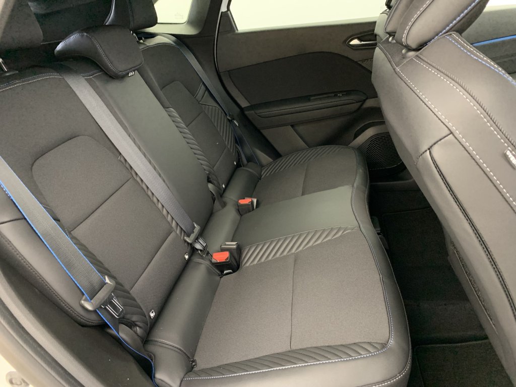 Photo véhicule 1 RENAULT Symbioz E-Tech full hybrid 145 Esprit Alpine