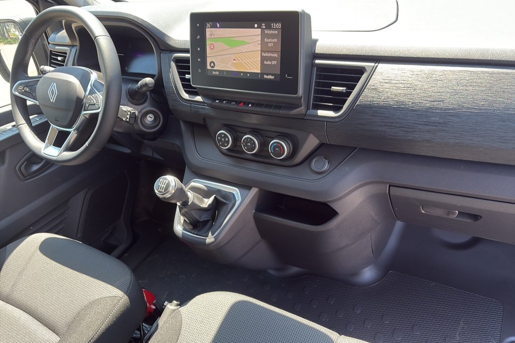 Photo véhicule 1 RENAULT Trafic cabine approfondie L2H1 3T BLUE DCI 130 GSR2 ADVANCE