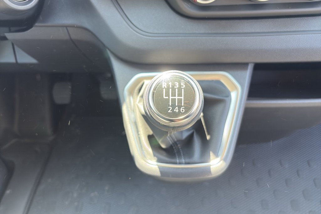 Photo véhicule 1 RENAULT Trafic cabine approfondie L2H1 3T BLUE DCI 130 GSR2 ADVANCE