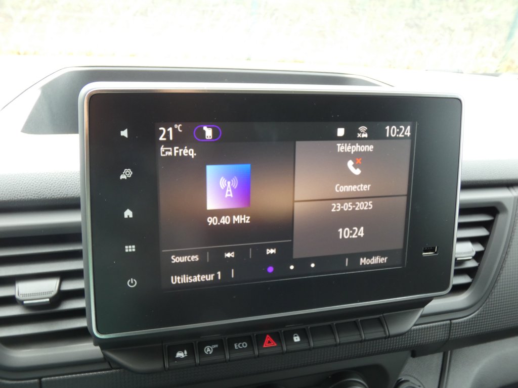 Photo véhicule 1 RENAULT Trafic fourgon L2H1 3T BLUE DCI 130 GSR2 ADVANCE