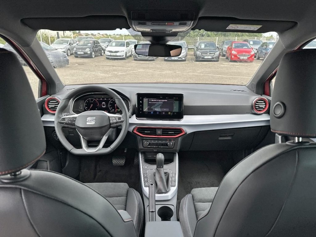 Photo véhicule 1 SEAT Arona 1.5 tsi 150 fr dsg7