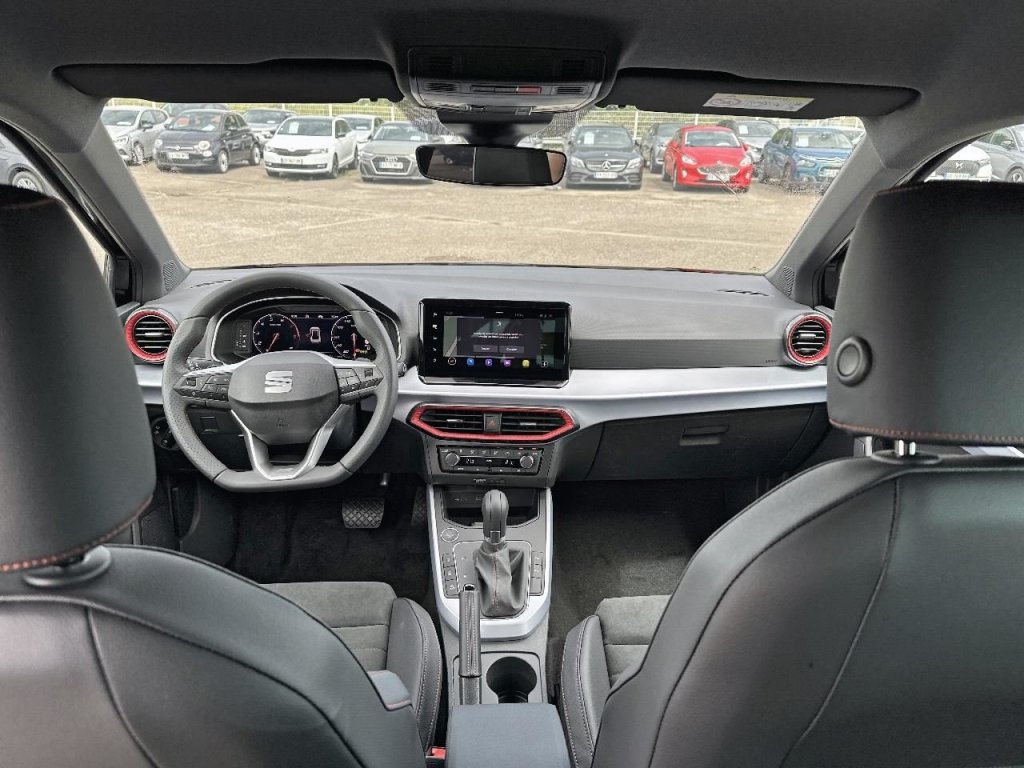 Photo véhicule 1 SEAT Arona 1.5 tsi 150 fr dsg7