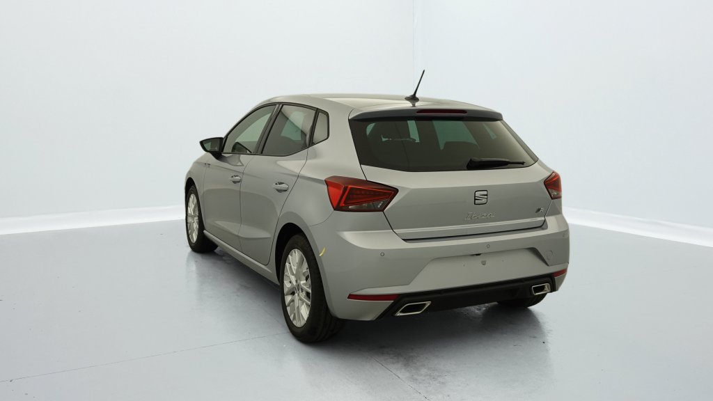 Photo véhicule 1 SEAT Ibiza 1.0 EcoTSI 110 ch S S BVM6 FR