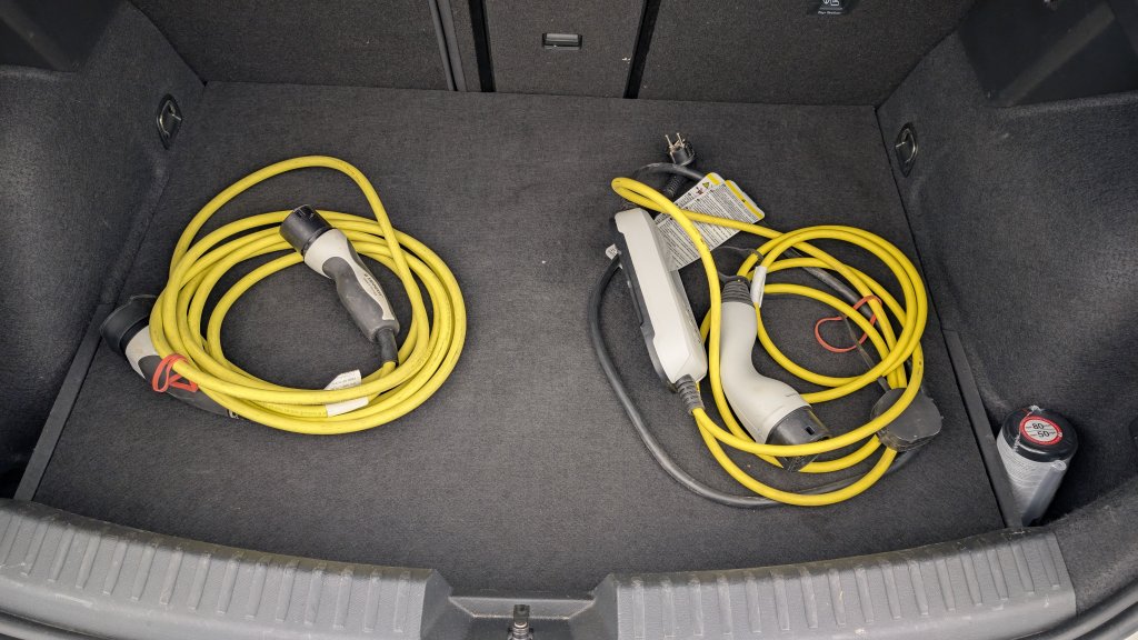 Photo véhicule 1 SEAT Leon E-HYBRID 204 CH DSG6 XCELLENCE