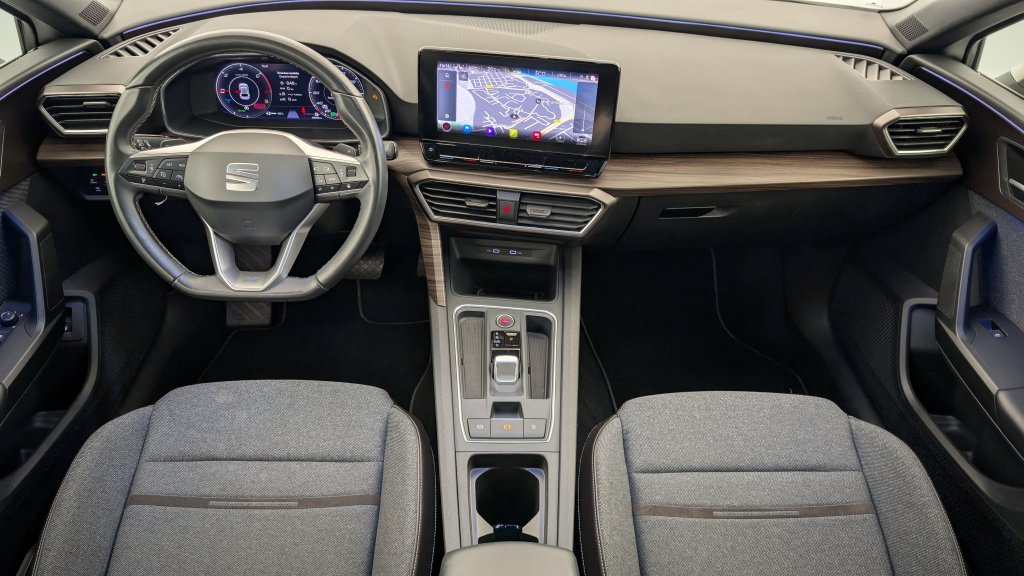 Photo véhicule 1 SEAT Leon E-HYBRID 204 CH DSG6 XCELLENCE