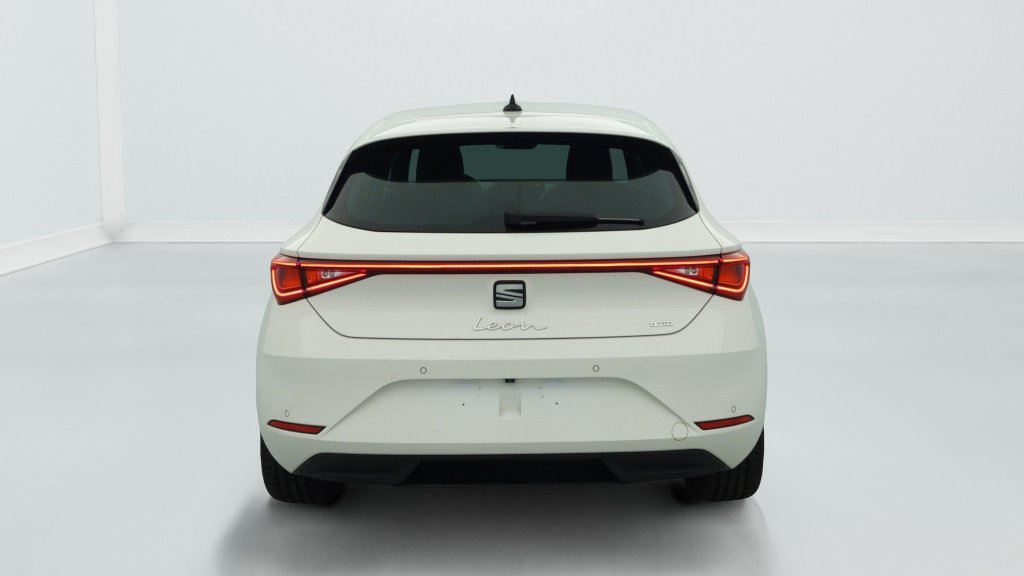 Photo véhicule 1 SEAT Leon E-HYBRID 204 CH DSG6 XCELLENCE