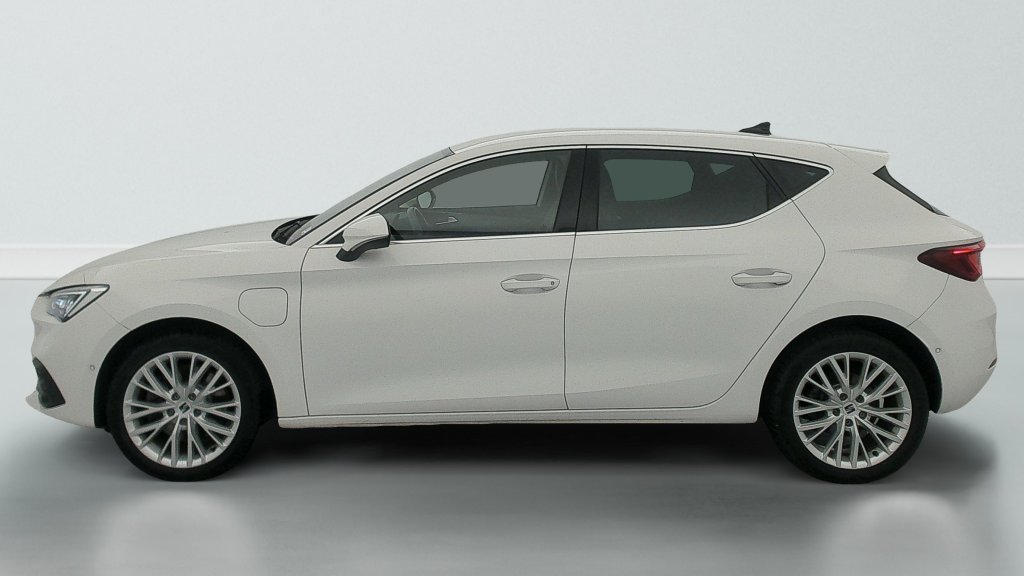 Photo véhicule 1 SEAT Leon E-HYBRID 204 CH DSG6 XCELLENCE