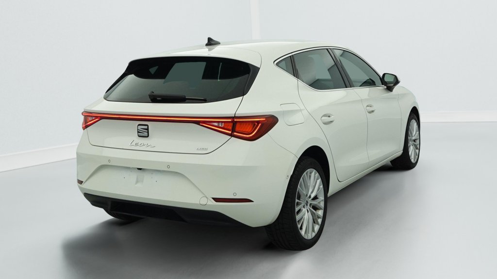 Photo véhicule 1 SEAT Leon E-HYBRID 204 CH DSG6 XCELLENCE