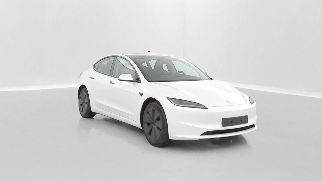 photo TESLA Model 3