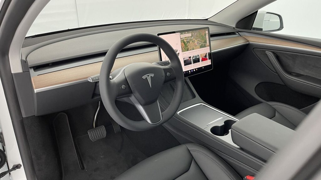 Photo véhicule 1 TESLA Model y Model y Propulsion (455km)