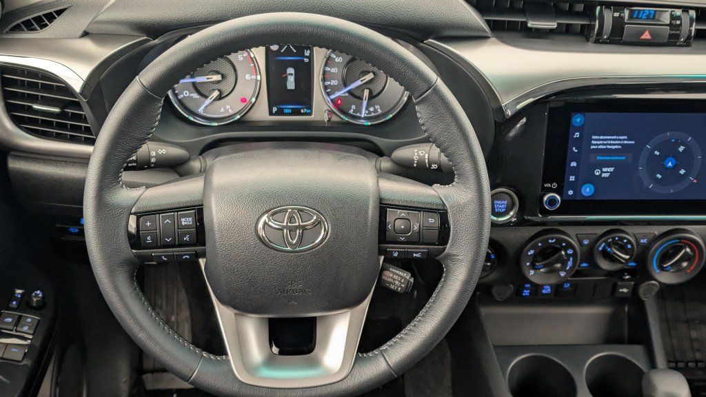 Photo véhicule 1 TOYOTA Hilux x-tra cabine HILUX X-TRA CAB 4WD 2.8L 204 D-4D BVA LEGENDE
