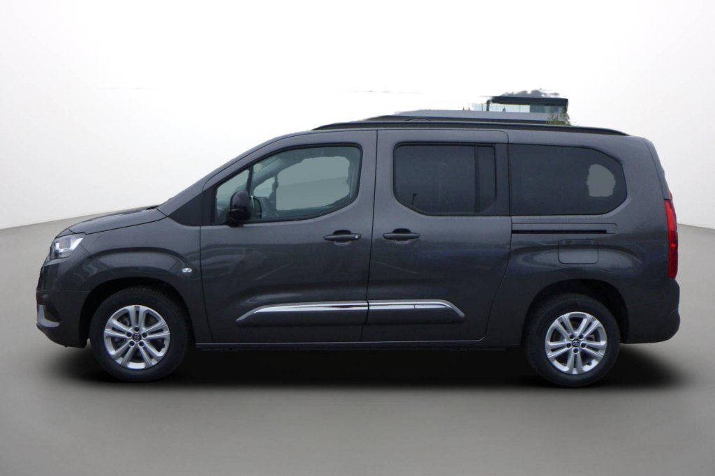 Photo véhicule 1 TOYOTA Proace city verso rc23 Proace City Verso Long 1.2L 110 VVT-i BVM6 Executive