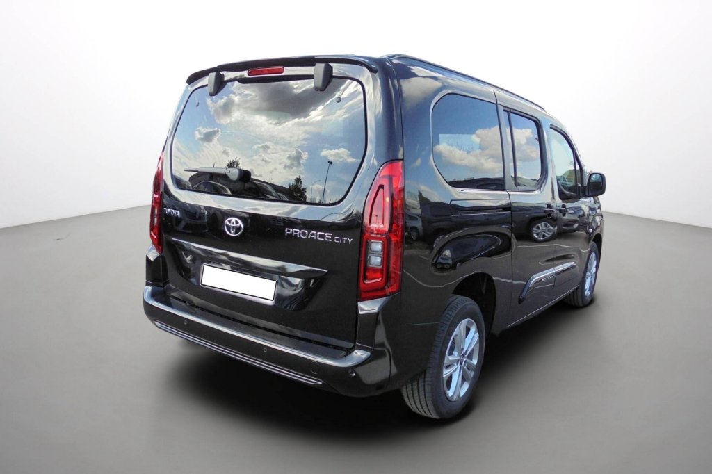 Photo véhicule 1 TOYOTA Proace city verso rc23 Proace City Verso Long 1.5L 130 D-4D BVA8 Executive