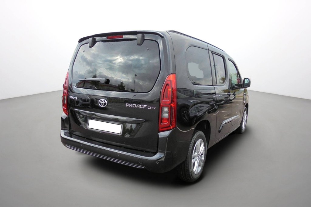 Photo véhicule 1 TOYOTA Proace city verso rc23 Proace City Verso Long 1.2L 110 VVT-i BVM6 Executive