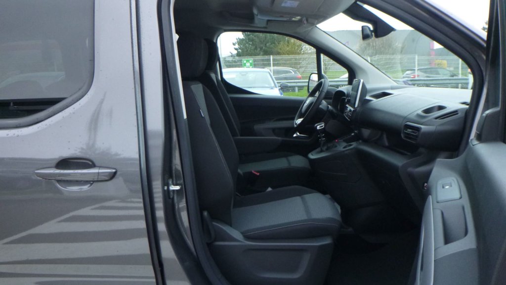 Photo véhicule 1 TOYOTA Proace city verso rc23 Proace City Verso Long 1.2L 110 VVT-i BVM6 Executive