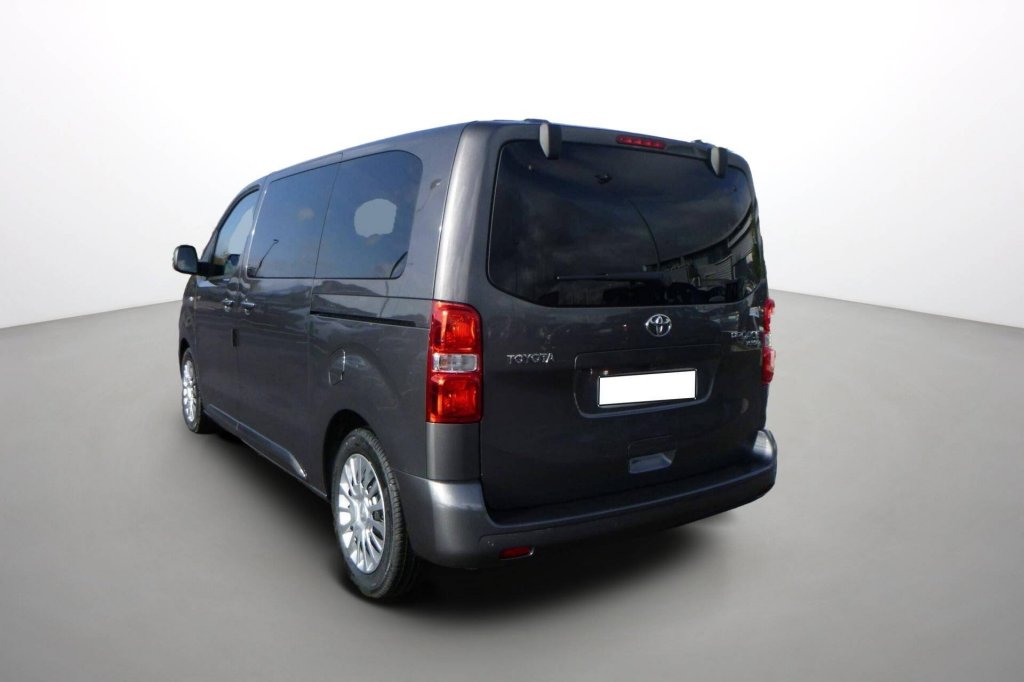 Photo véhicule 1 TOYOTA Proace verso Proace Verso Medium 2.0L 180 D-4D BVA8 Executive Techno