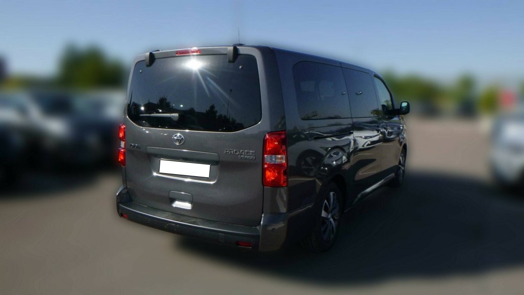 Photo véhicule 1 TOYOTA Proace verso Proace Verso Long 2.0L 180 D-4D BVA8 Lounge