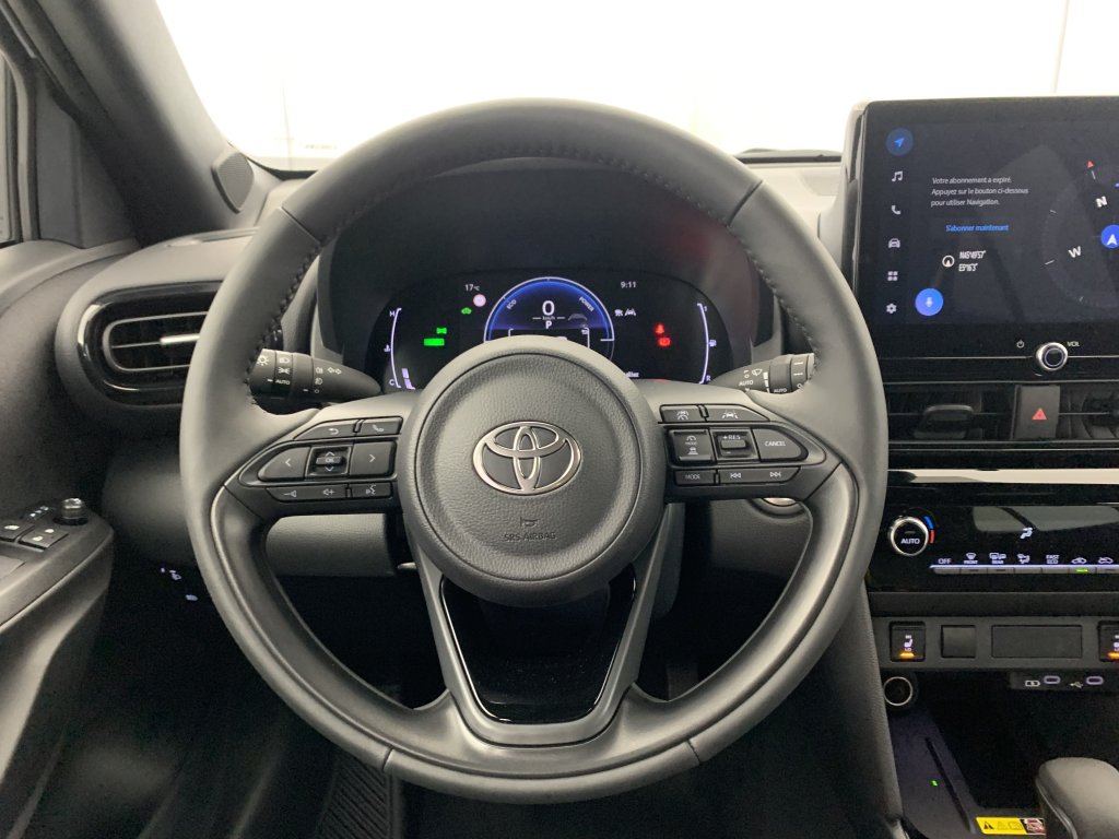 Photo véhicule 1 TOYOTA Yaris cross hybride 130h 2WD Design