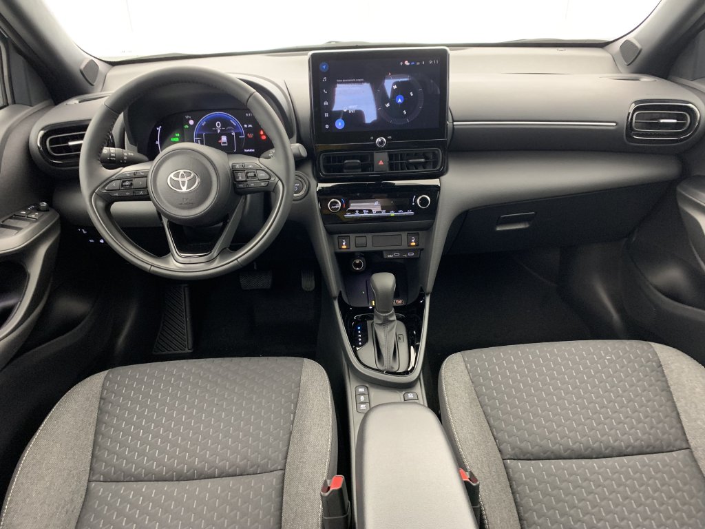Photo véhicule 1 TOYOTA Yaris cross hybride 130h 2WD Design