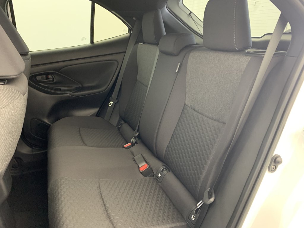 Photo véhicule 1 TOYOTA Yaris cross hybride 130h 2WD Design