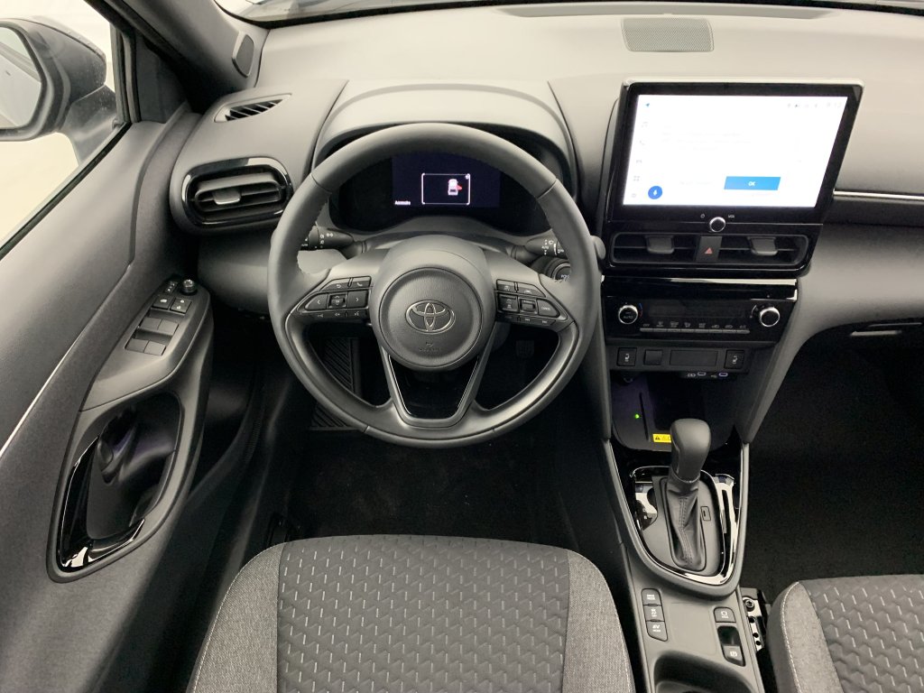 Photo véhicule 1 TOYOTA Yaris cross hybride 130h 2WD Design