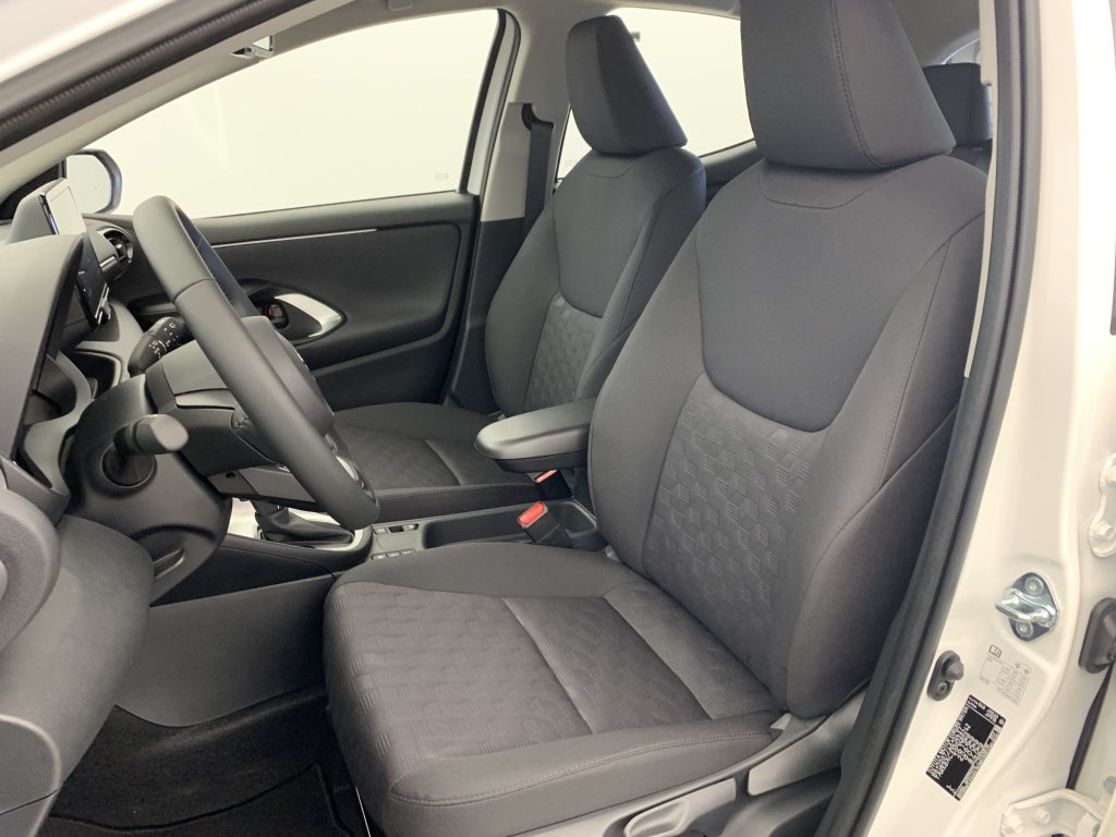 Photo véhicule 1 TOYOTA Yaris hybride 116h Dynamic