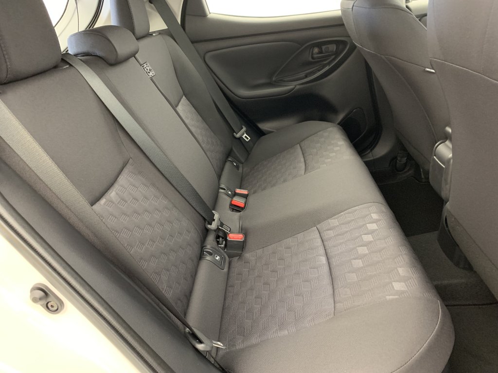 Photo véhicule 1 TOYOTA Yaris hybride 116h Dynamic