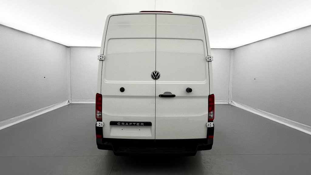 Photo véhicule 1 VOLKSWAGEN CRAFTER VAN 35 L3H2 2.0 TDI 140 CH BUSINESS