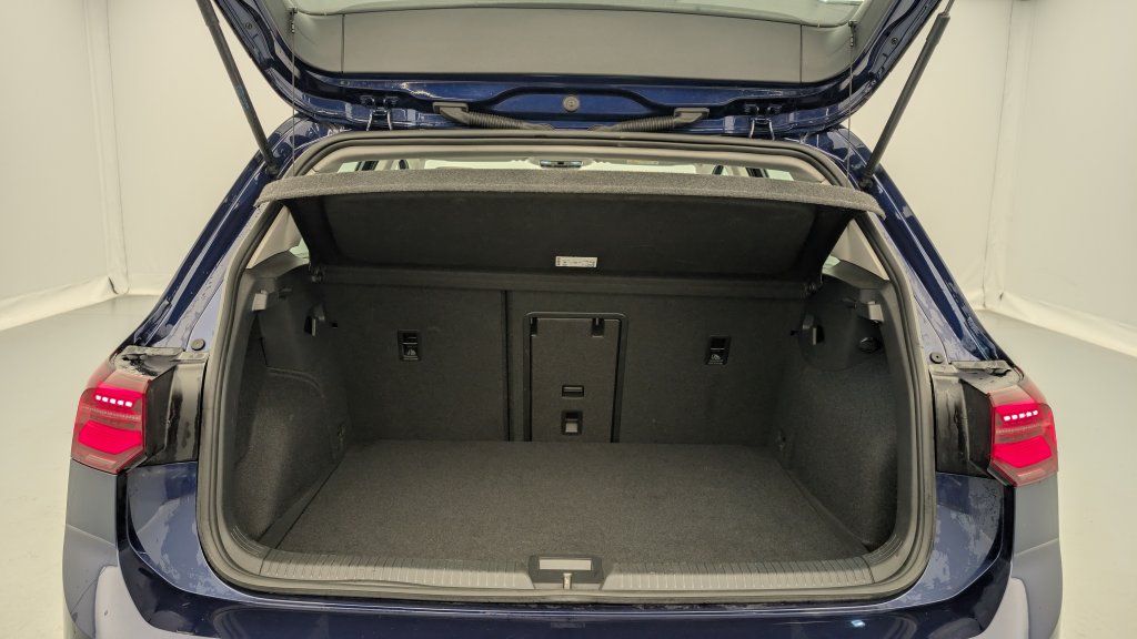 Photo véhicule 1 VOLKSWAGEN Golf 8 1.0 TSI OPF 110 BVM6 LIFE