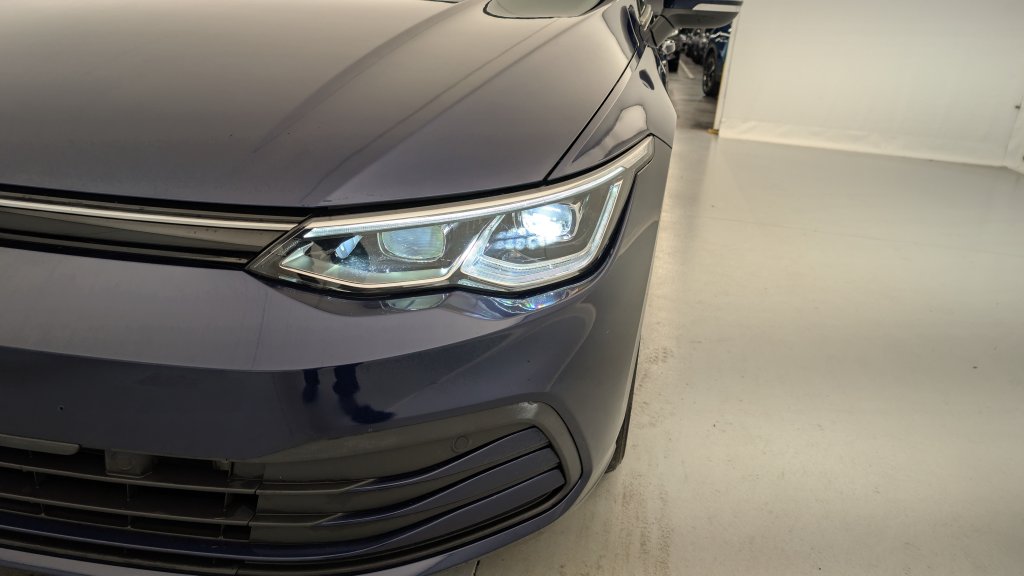 Photo véhicule 1 VOLKSWAGEN Golf 8 1.0 TSI OPF 110 BVM6 LIFE