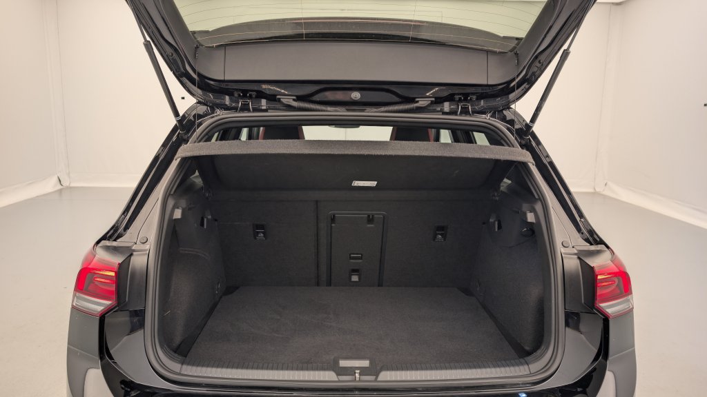 Photo véhicule 1 VOLKSWAGEN Golf 8 2.0 TSI 245 DSG7 GTI