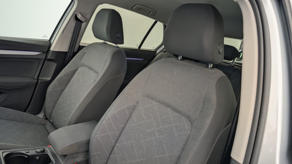 Photo véhicule 1 VOLKSWAGEN Golf 8 1.5 TSI ACT OPF 130 BVM6 LIFE