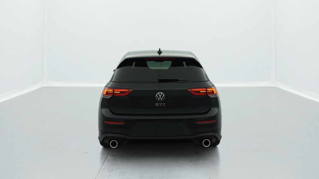 Photo véhicule 1 VOLKSWAGEN Golf 8 2.0 TSI 245 DSG7 GTI