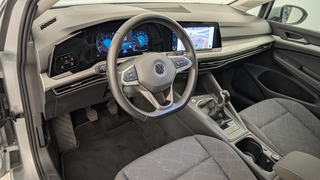 Photo véhicule 1 VOLKSWAGEN Golf 8 1.5 TSI ACT OPF 130 BVM6 LIFE