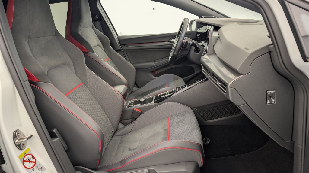 Photo véhicule 1 VOLKSWAGEN Golf 8 2.0 TSI 300 DSG7 GTI CLUBSPORT