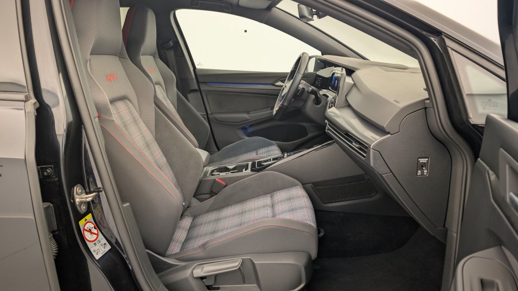 Photo véhicule 1 VOLKSWAGEN Golf 8 2.0 TSI 245 DSG7 GTI