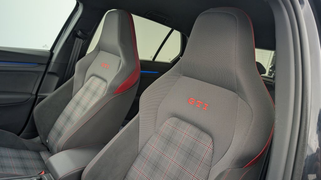 Photo véhicule 1 VOLKSWAGEN Golf 8 2.0 TSI 245 DSG7 GTI
