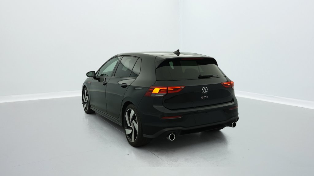 Photo véhicule 1 VOLKSWAGEN Golf 8 2.0 TSI 245 DSG7 GTI