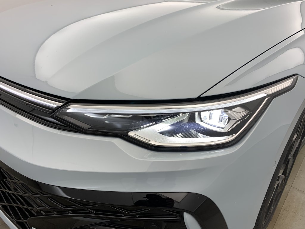Photo véhicule 1 VOLKSWAGEN Golf 8 nouvelle 2.0 TDI 150 DSG7 R-LINE
