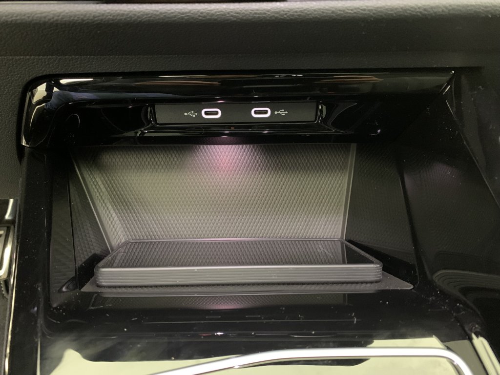 Photo véhicule 1 VOLKSWAGEN Golf 8 nouvelle 2.0 TDI 150 DSG7 R-LINE