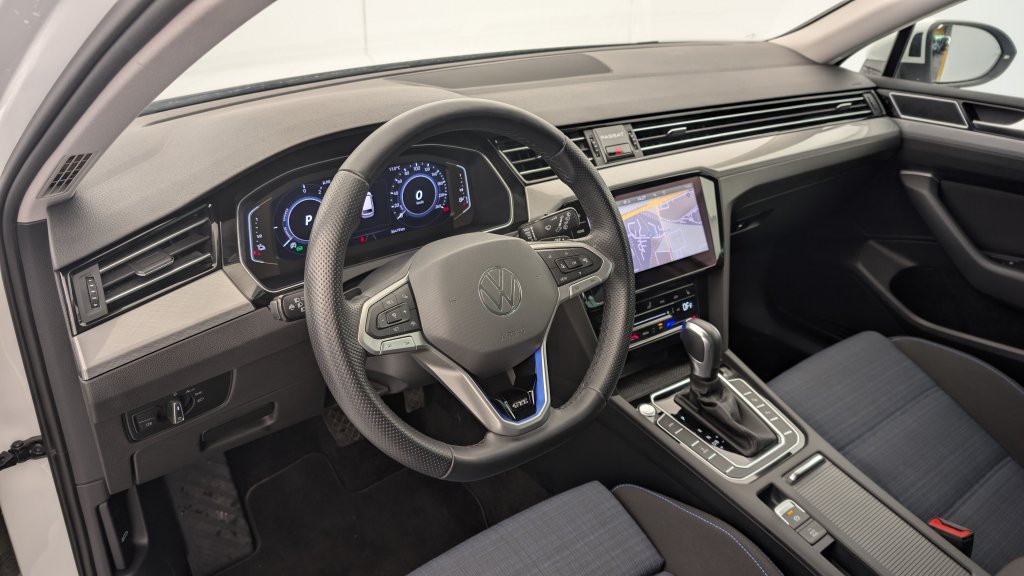 Photo véhicule 1 VOLKSWAGEN Passat sw 1.4 TSI Hybride Rechargeable DSG6 GTE