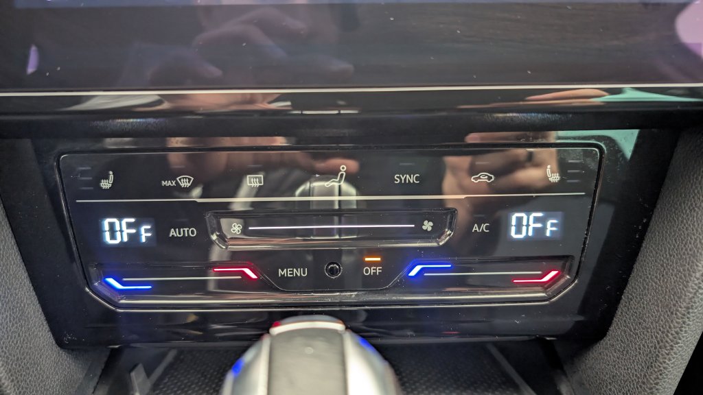 Photo véhicule 1 VOLKSWAGEN Passat sw 1.4 TSI Hybride Rechargeable DSG6 GTE