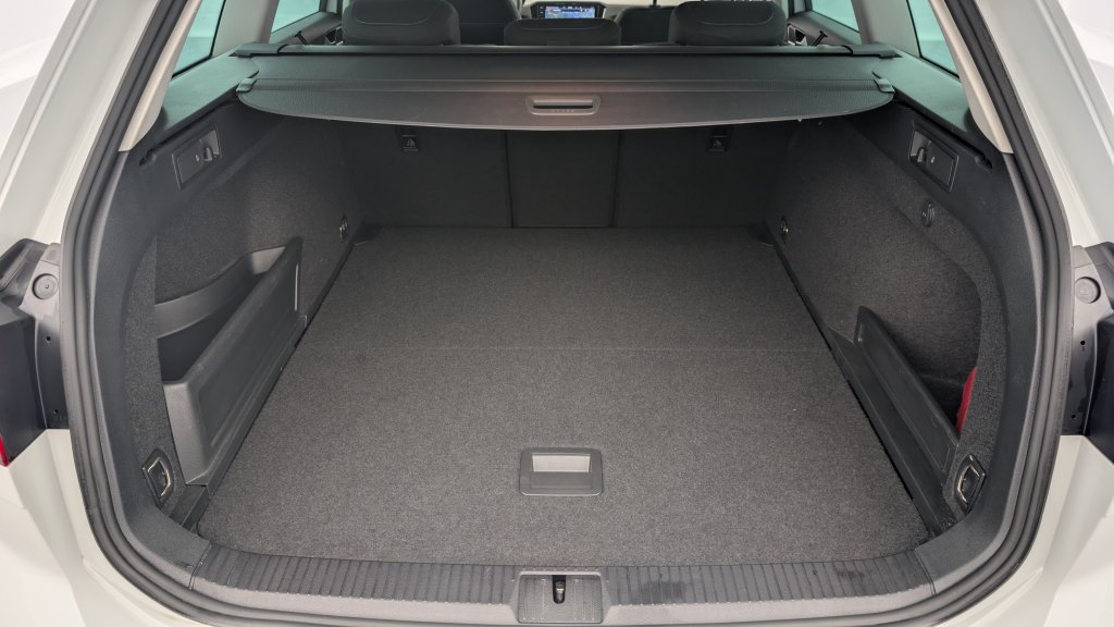 Photo véhicule 1 VOLKSWAGEN Passat sw 1.4 TSI Hybride Rechargeable DSG6 GTE