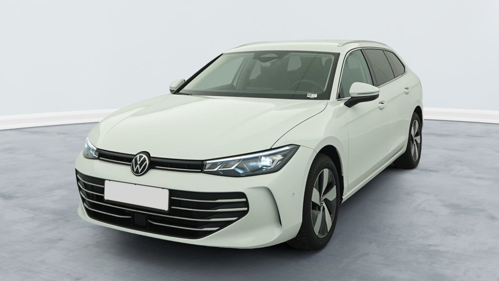 Photo véhicule 1 VOLKSWAGEN Passat sw nouvelle 1.5 ETSI OPF 150 DSG7 LIFE PLUS