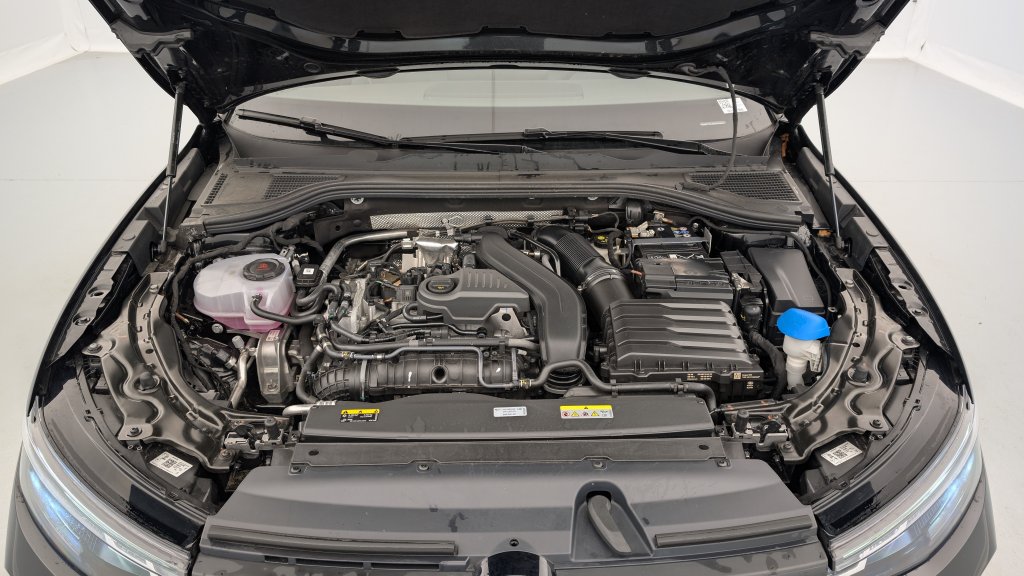 Photo véhicule 1 VOLKSWAGEN Passat sw nouvelle 1.5 ETSI OPF 150 DSG7 LIFE PLUS